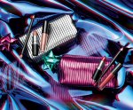 holiday-2018_mac-shiny-pretty-things-kits_008_promo.jpg