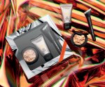 holiday-2018_mac-shiny-pretty-things-kits_010_promo.jpg