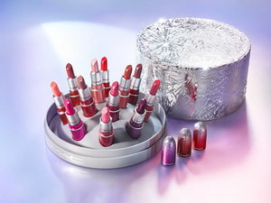 rk-Gift-Sets-Surefire-Hit-Mini-Lipstick-12-Vault-1.jpg