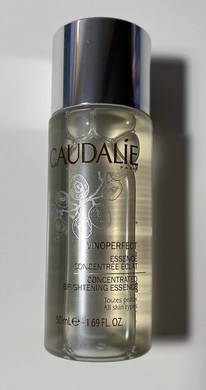 CAUDALIE Vinoperfect Concentrated Brightening Essence 50ml1.69oz. USED.jpg