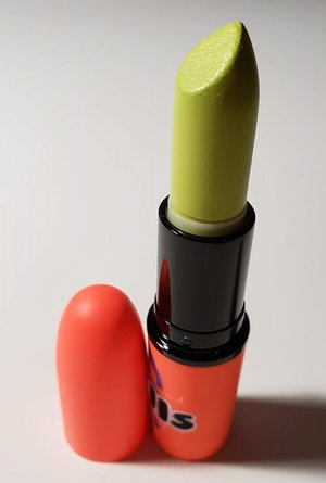 MAC Can’t Be Tamed Cremesheen Lipstick (Good Luck Trolls) USED.jpg