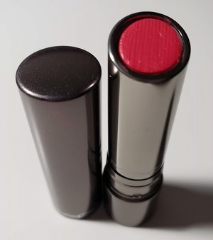 MAC Cantonese Carnation Huggable Lipcolour USED.jpg