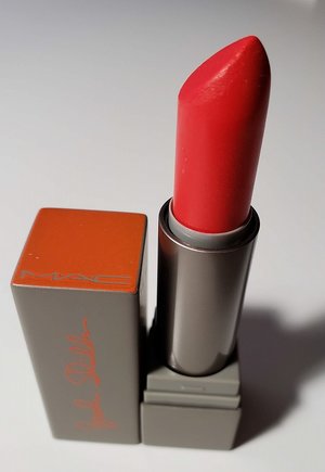 MAC Excite Cremesheen Lipstick (Brooke Shields) USED.jpg