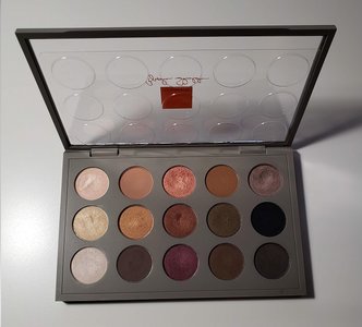 MAC Gravitas Eye Shadow X 15 Palette USED.jpg