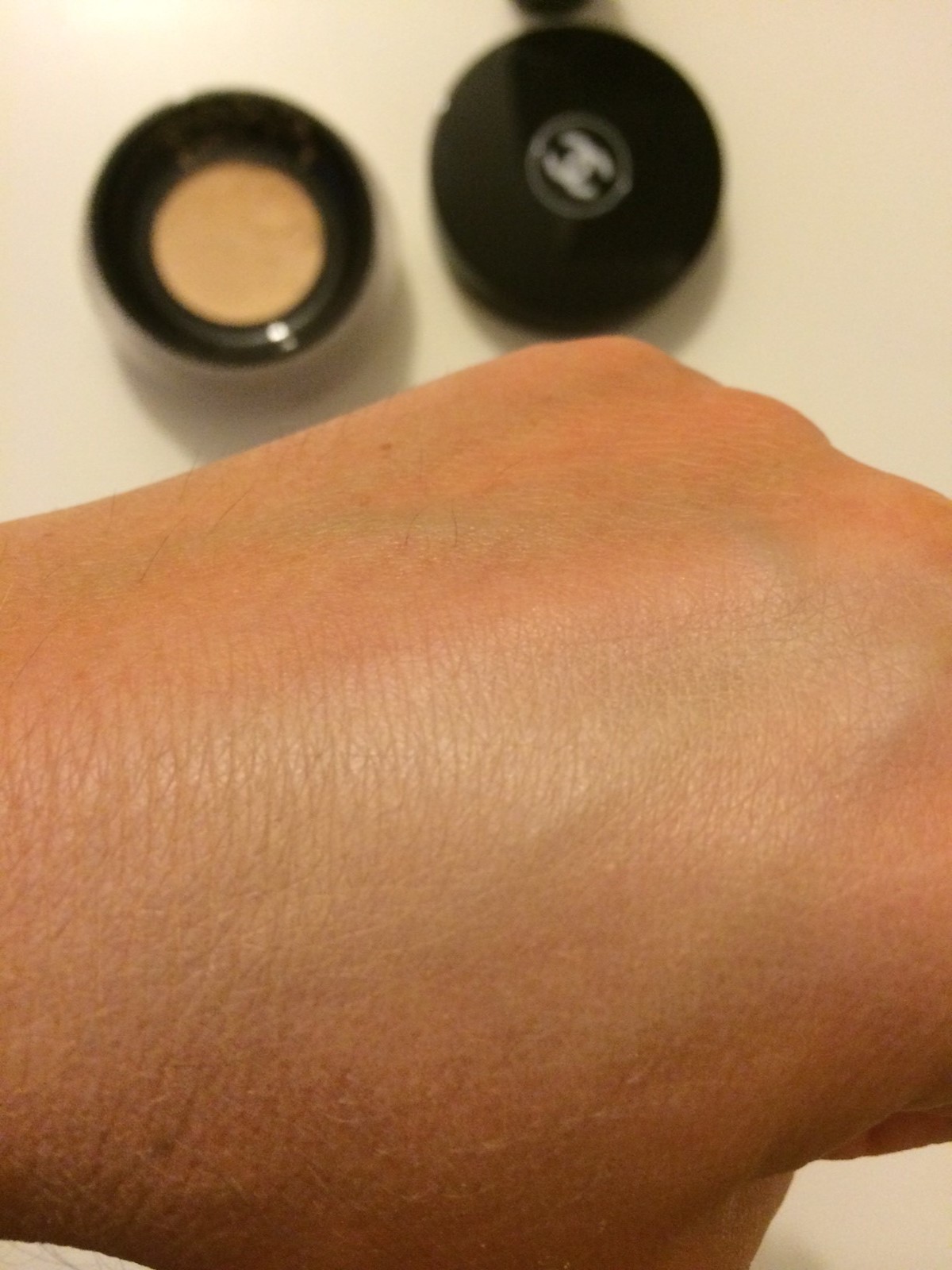 Chanel Vitalumiere loose powder foundation, Page 2