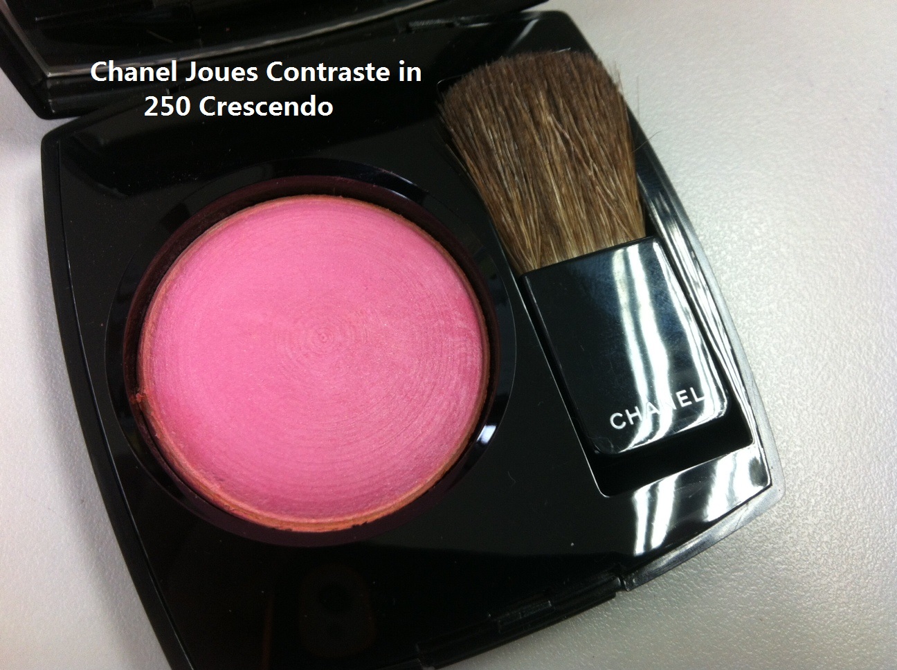 Chanel Joues Contraste blushes, Page 37